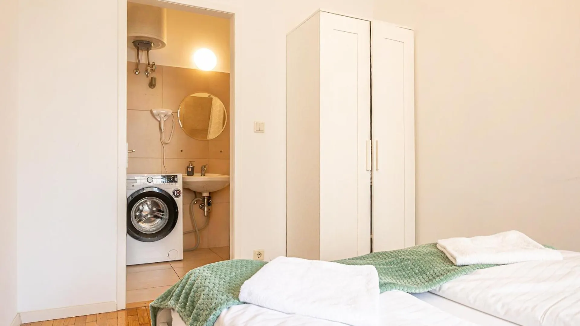Friendly 2Br Apt- Near Rennweg & Belvedere Palace Apartment Vienna