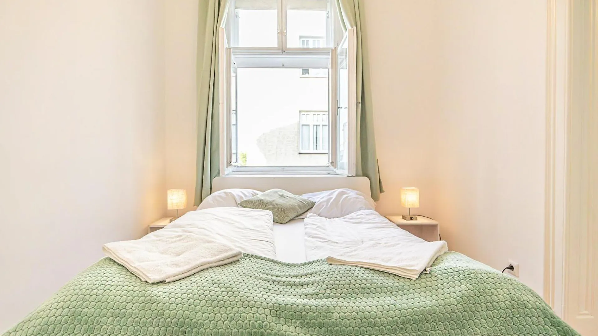 Friendly 2Br Apt- Near Rennweg & Belvedere Palace Apartment Vienna