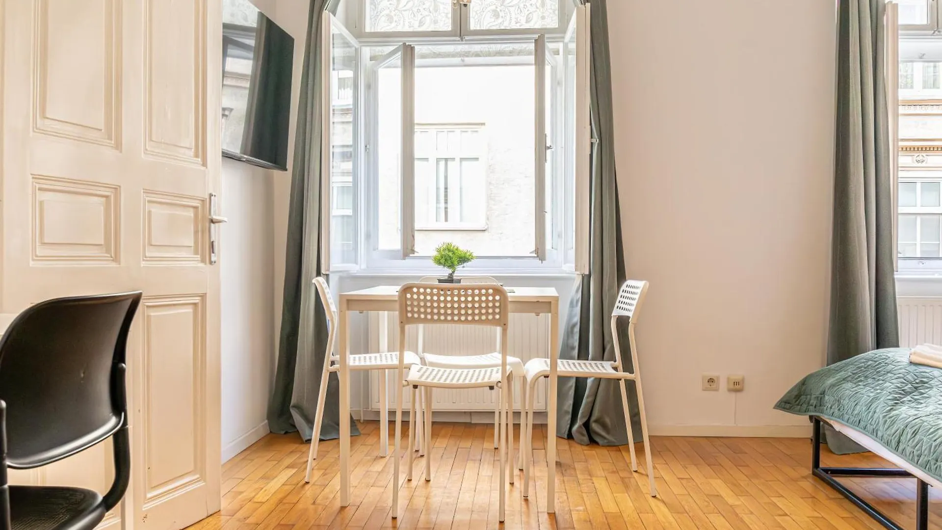 Friendly 2Br Apt- Near Rennweg & Belvedere Palace Apartment Vienna